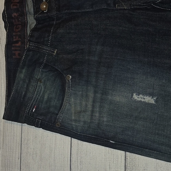 Tommy Hilfiger Men’s Rogar Regular Fit Jeans Dark Wash Size 36 x 32 NWT - Picture 3 of 12